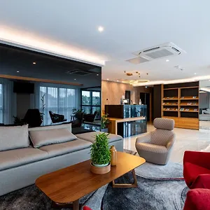 Woods Geneve-thoiry Hotel