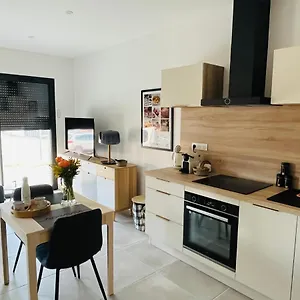 Centre De 38m2 Apartment